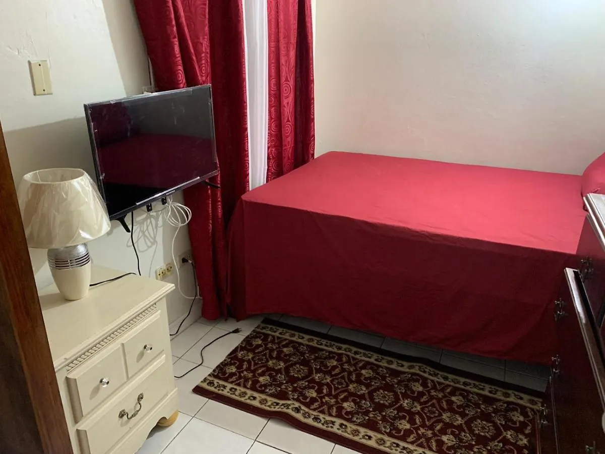 Finest Accommodation Apt # 424 Marley Manor Block 4 6 Marley Rd Kgn 6 Kingston Apartamento